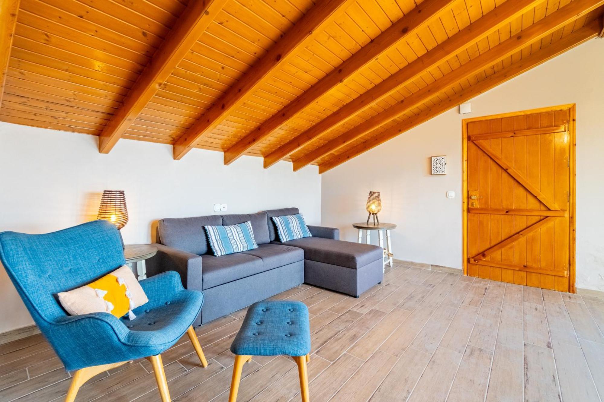 Konstantina Lulas Penthouse * Petriti (Corfu)